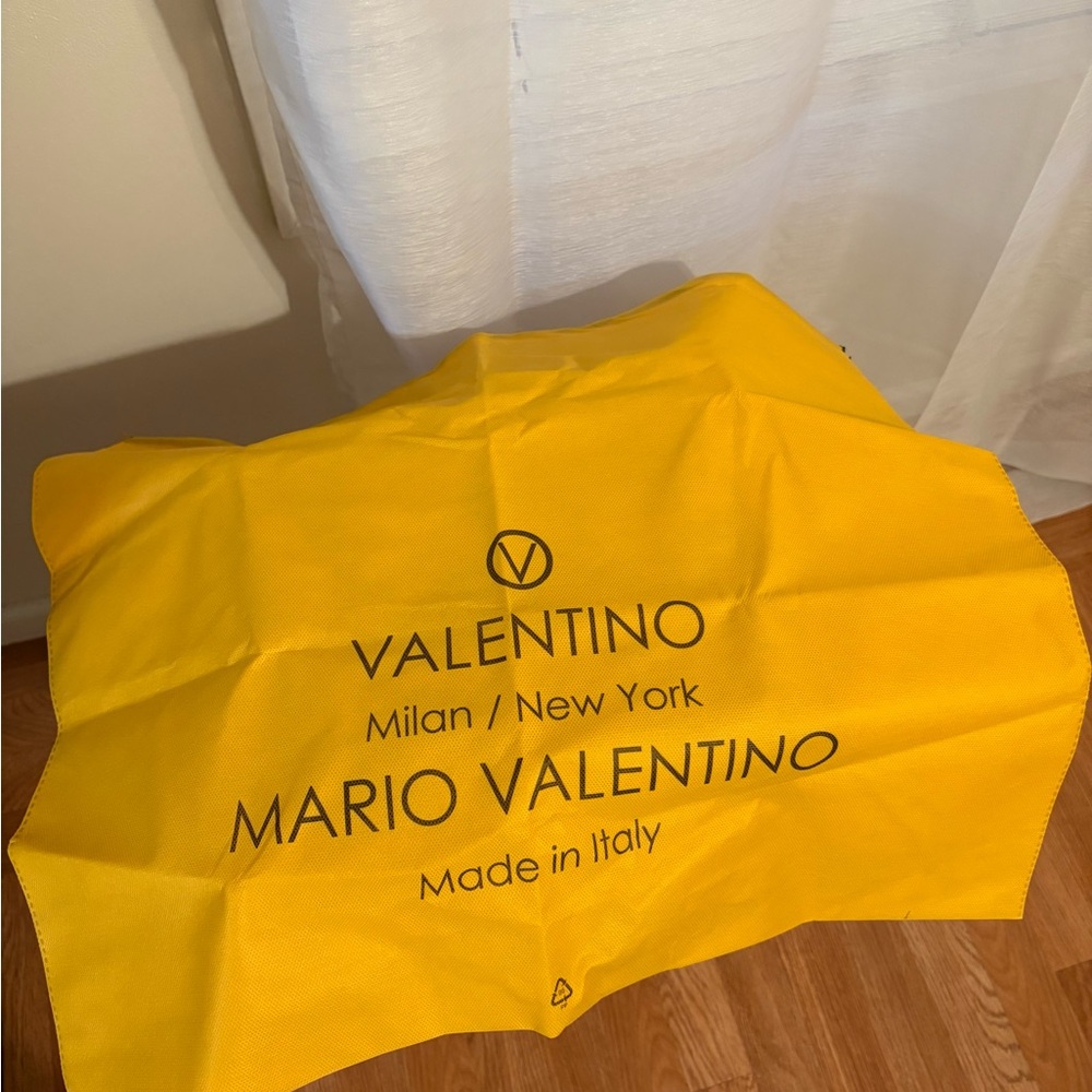 V♣️I♣️P TOTE - Picture 12 of 17